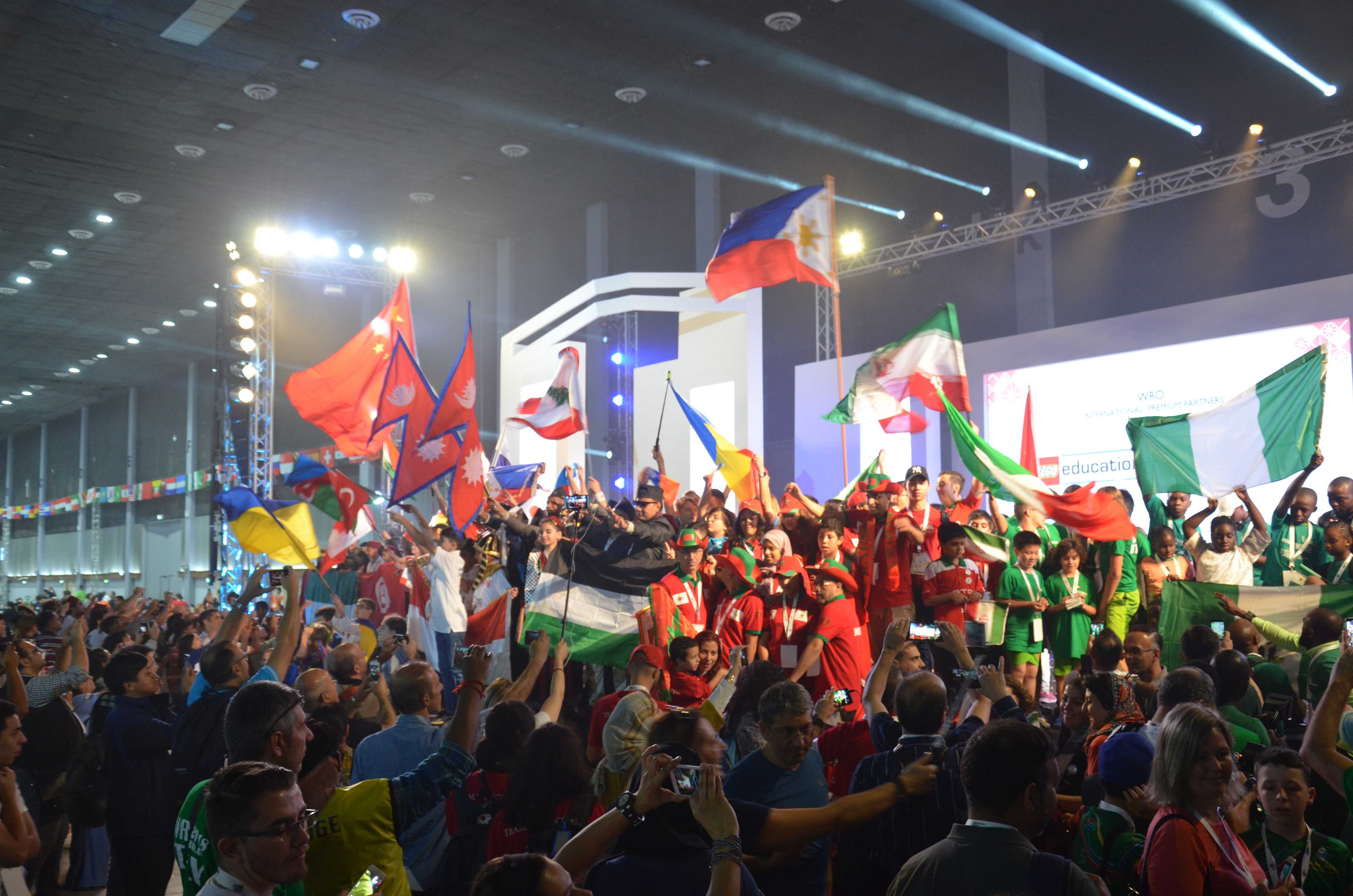 Die Welt trifft sich zum LEGO spielen in Thailand!