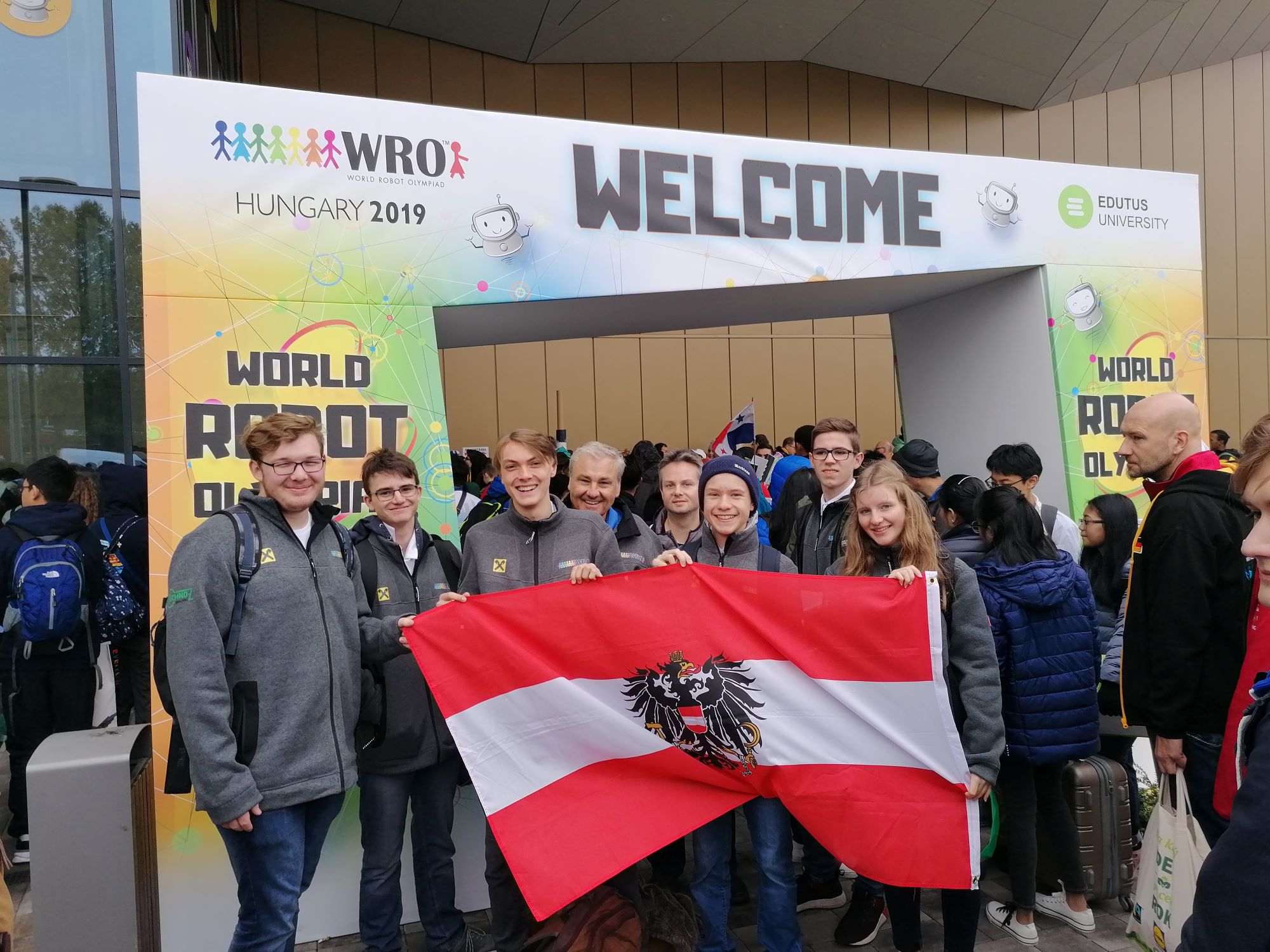 Die Welt trifft sich zum LEGO spielen in Ungarn!